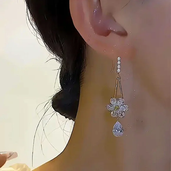 Gold Daisy Crystal Dangle Earrings Flower Water Drop - Picture 3 of 6